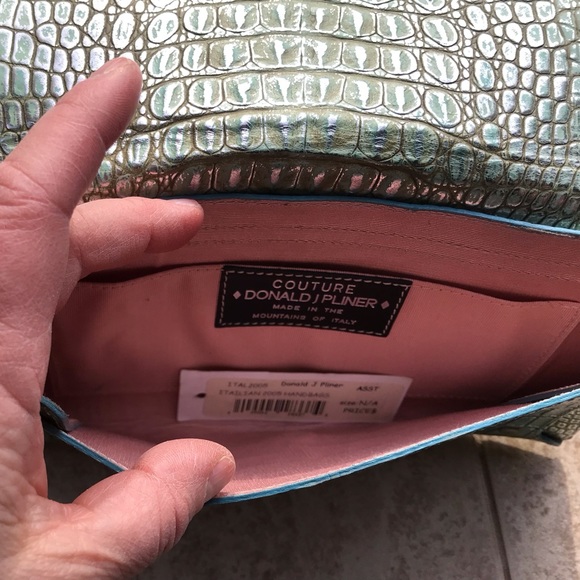 🆕️ Donald J Pliner Mint Wristlet - Picture 4 of 4